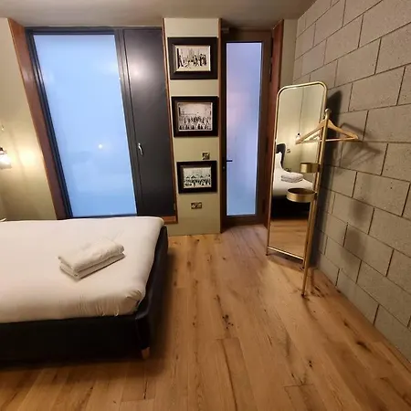 Stunning Luxury Centre Townhouse With Hot Tub