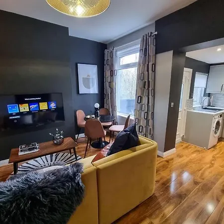 Beautiful 3 Bedroom Close To Mcr City Centre Манчестер