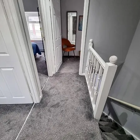 4-bedroom Close To City Centre With Free ℗ Manchester