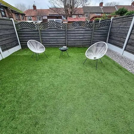 Lejlighed 4-bedroom Close To City Centre With Free ℗