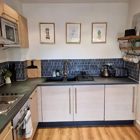 Apartment Modern & Stylish Centre Flat *