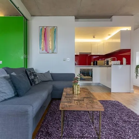 Superhost - Beautiful Canal Facing マンチェスター