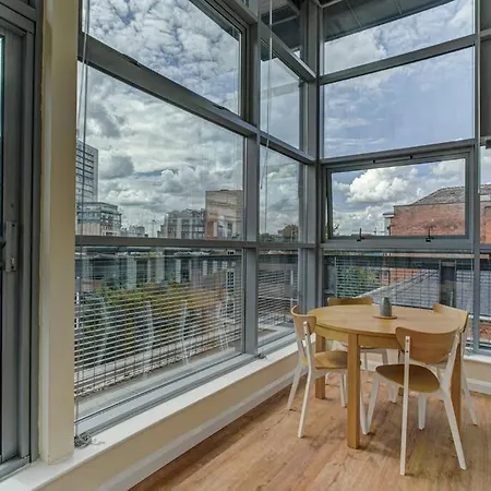 1 Bed Nq Penthouse Panoramic Views Manchester