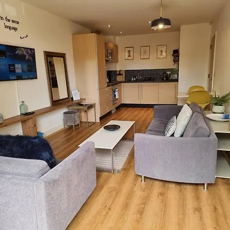 Apartment Modern & Stylish Centre Flat *