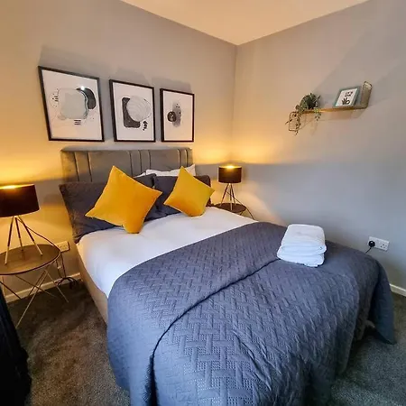 4-bedroom Close To City Centre With Free ℗ * Manchester