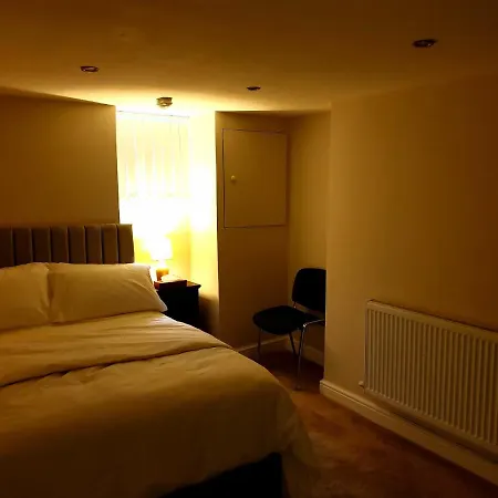 Elegant 2 Bed In Apartment Manchester
