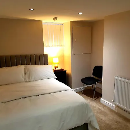 Elegant 2 Bed In Apartment Manchester