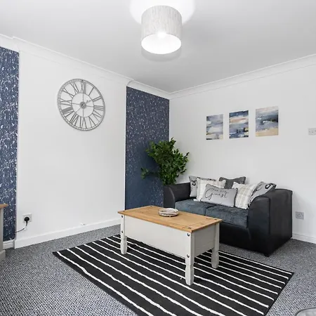 Cosy House & Contractors & Leisure & Free Parking *