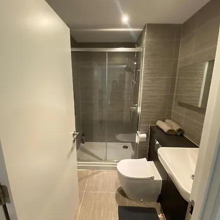 Apartment Flat 2 Bedroom In *