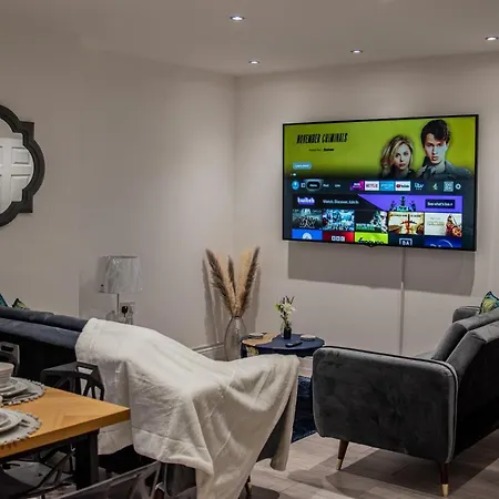 Apartment Bv Comfy Spacious 3 Bedroom House At Tatton Street *