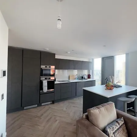 Luxury 2 Bedroom In Deansgate Views Апартаменты *