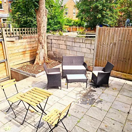 Beautiful And Spacious Apartment: 3 Beds & 2 Bath - Newly Renovated ,open-plan Kitchen/living Daire Manchester