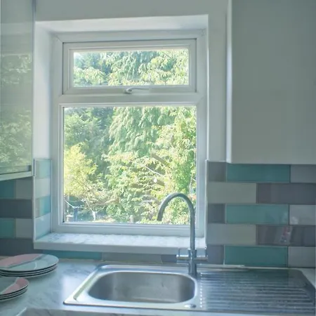 Elegant 3 Bedroom Free Parking