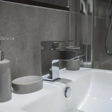 Apartament Modern 1-bed - Centre - Free Wi-fi - New - *