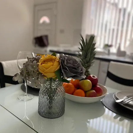 Cosy Cheerful 2 Bedrooms Near Piccadilly, Etihad Stadium Sleeps Up To 5 Casa vacanze *