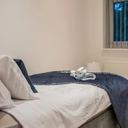 Bv Comfy Spacious 3 Bedroom House At Tatton Street Μάντσεστερ