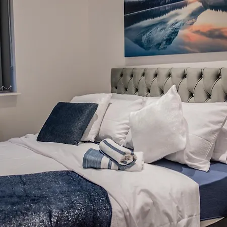 Apartment Bv Comfy Spacious 3 Bedroom House At Tatton Street Manchester