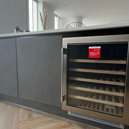 Апартаменты Luxury 2 Bedroom In Deansgate Views *