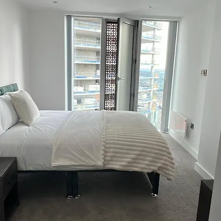 Апартаменты Luxury 2 Bedroom In Deansgate Views Манчестер