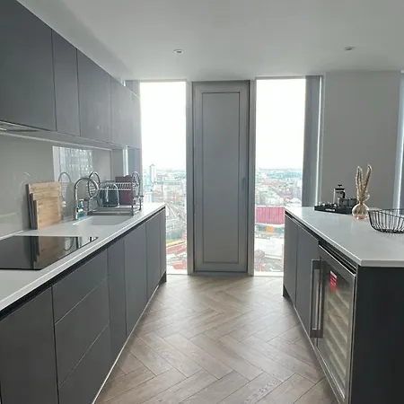 Luxury 2 Bedroom In Deansgate Views Апартаменты Манчестер