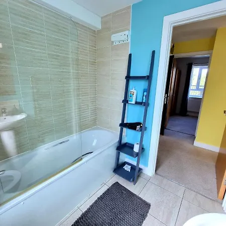 Luxury 2-bedroom Service With Balcony