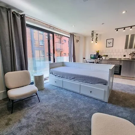 Super 1 Bedroom In The Heart Of Mcr 아파트 *