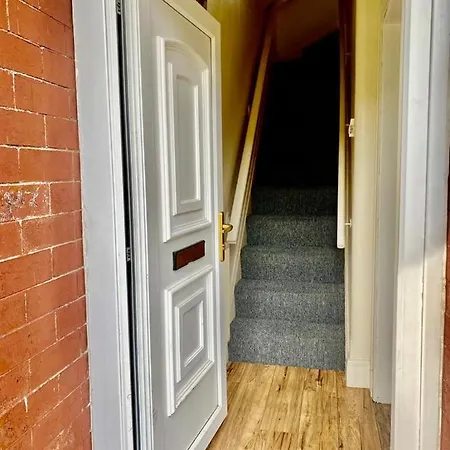 Modern, Spacious And Comfortable 3 Bedroom Home.
