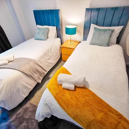 Apartament Lovely 2-bedroom Apartment, Free Parking