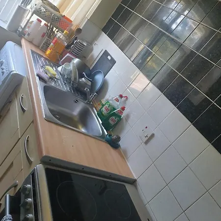 Splendid 4bedrooms Shared Kwatera prywatna
