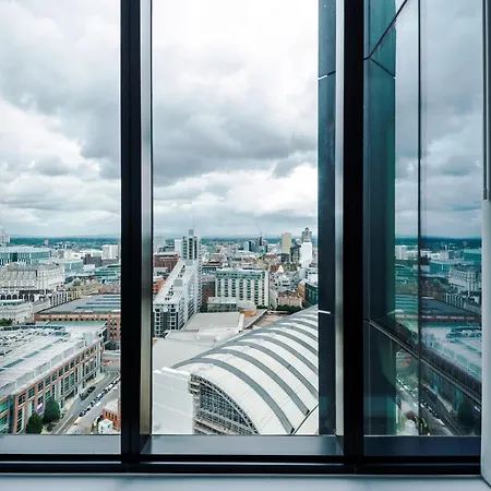 Hilltop Serviced - Deansgate Apartment Manchester
