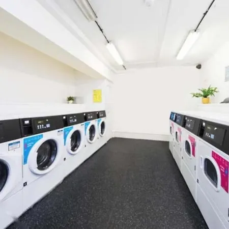 Ensuite Rooms For Students, Manchester - Sk Aparthotel