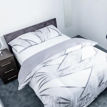 Empress House Aparthotel