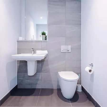 דירה Hilltop Serviced - Deansgate מנצ'סטר