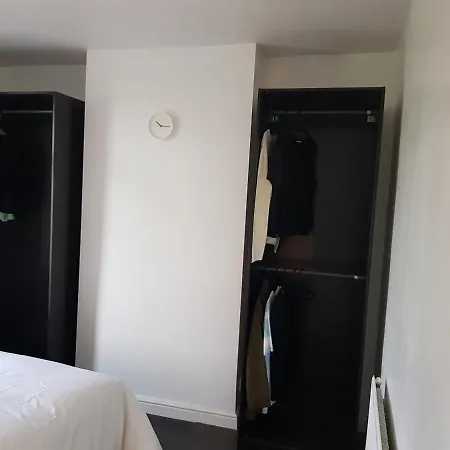 Homestay La1 Themed 65 Inch Tv Free Parking Own Fridge With Park View *