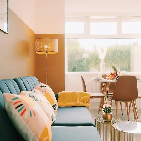 Bee - Caldecott House Μάντσεστερ