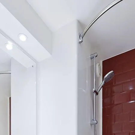 فندق Upper Brook Street 3*