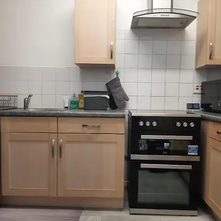 Beautiful 1-bed House By City Stadium Manchester