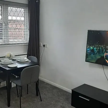 Beautiful 1-bed House By City Stadium Feriehus Manchester