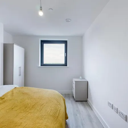 Sleek And Modern 2bd 2bath In The Heart Of Salford * Manchester