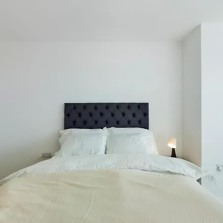 Superb 2bd In Salford With A View Apartment *