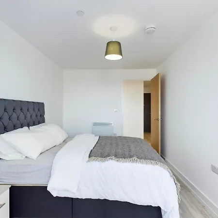 Sleek And Modern 2bd 2bath In The Heart Of Salford * Manchester