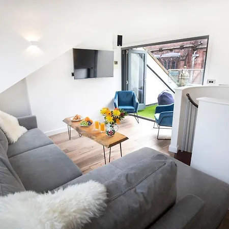 Huge City Centre Townhouse With Roof Terrace