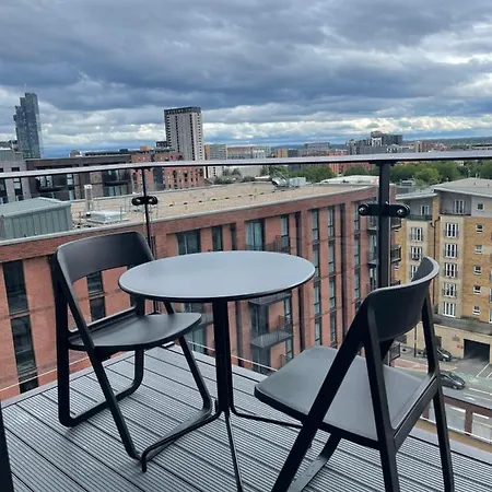 Luxury 1 Bed, King Bed, Balcony Апартаменты Манчестер