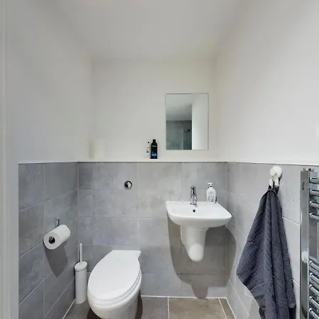 Superb 2bd In Salford With A View Apartment Manchester