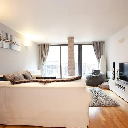 From - Centre Staycation Апартаменты