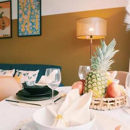 Bee - Caldecott House *