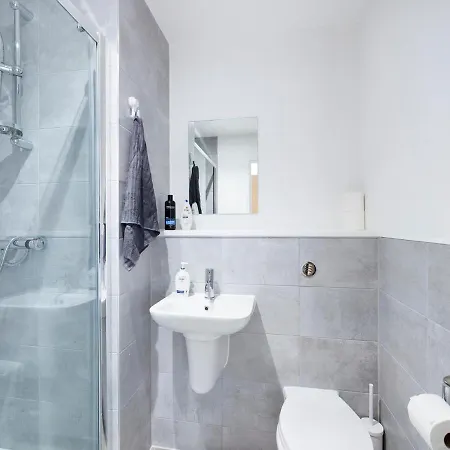 Sleek And Modern 2bd 2bath In The Heart Of Salford Manchester