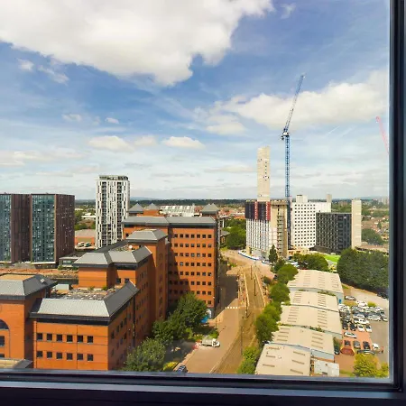 Sleek And Modern 2bd 2bath In The Heart Of Salford *