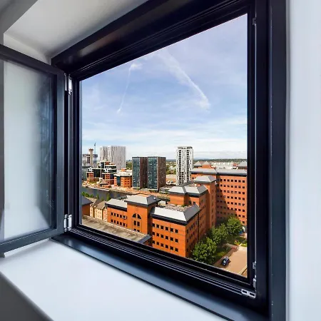 Sleek And Modern 2bd 2bath In The Heart Of Salford Manchester