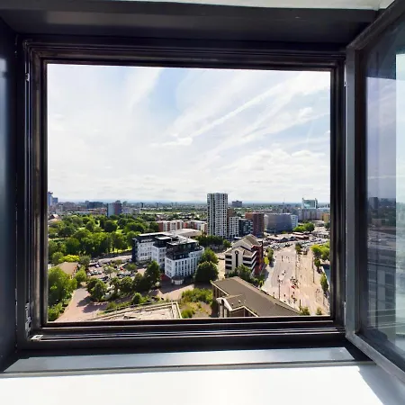 Superb 2bd In Salford With A View *